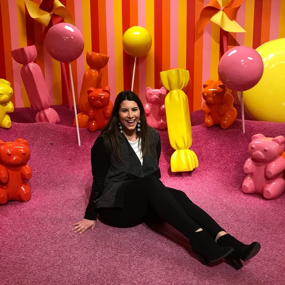 Meet your Posher, Caroline - Picture 1 of 1